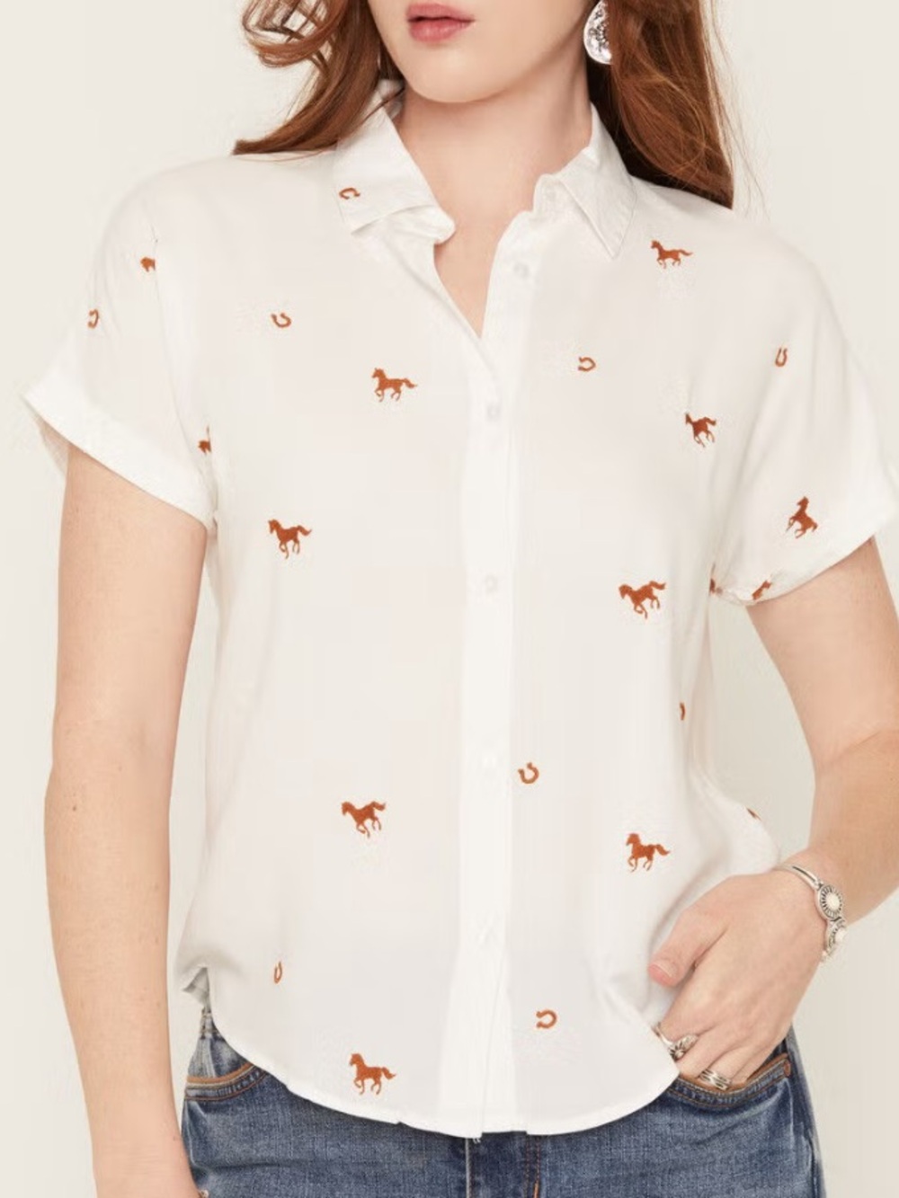 Cotton & Rye Women’s Horse & Horseshoe 
 Western Shirt 
Size Medium 
NWT